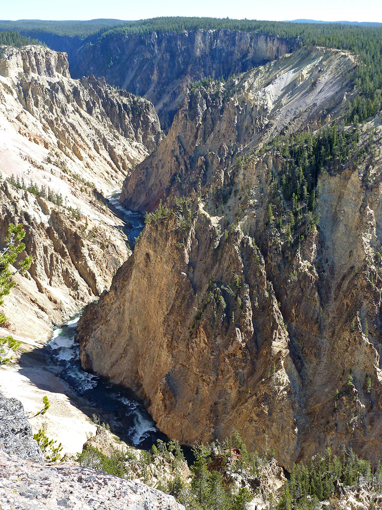 yellowstone-canyon-grand-view