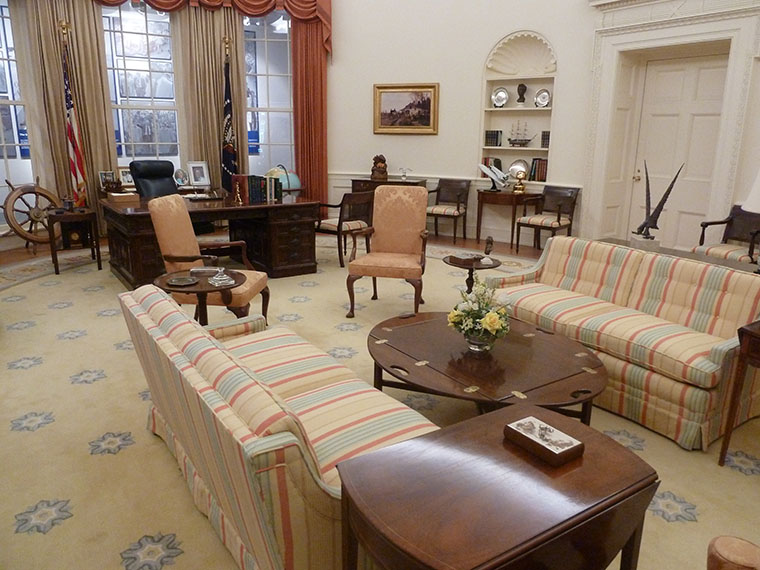 Ford Mudeum Oval Office