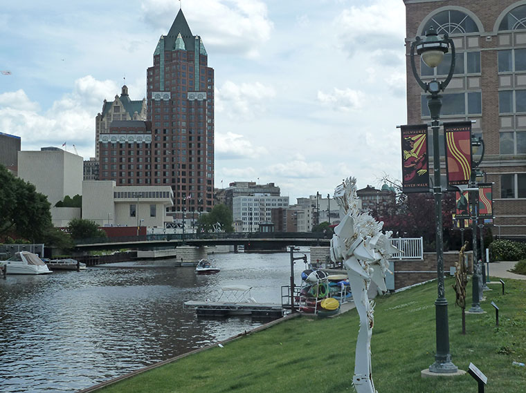 Milwaukee Riverwalk1