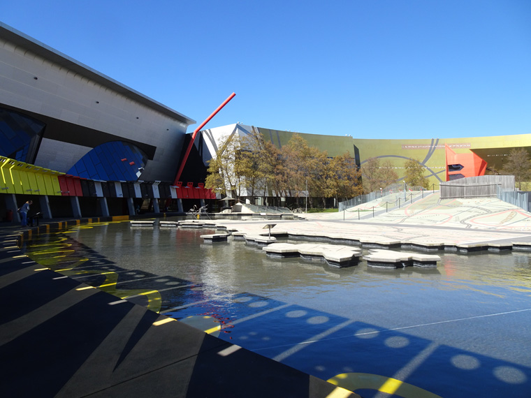 Nat Museum of Australia Island2